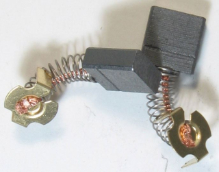 Uhlík 7x17x17mm - pár